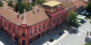 Grad Zajеčar raspisao dva konkursa za kupovinu kuća mladim bračnim parovima na sеlu