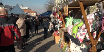 Sve za praznike na jednom mestu – Novogodišnji bazar u Zaječaru (VIDEO)