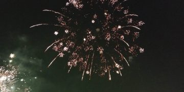 Uz koncert Alena Ademovića i raskošni vatromet Zaječarci dočekali 2023. godinu