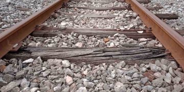 Iskliznule cisterne sa sumpornom kiselinom kod Trnavca, nema curenja. Saobraćaj u prekidu (VIDEO)