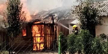Zapalila se šupa u Crnogorskoj ulici u Zaječaru, nema povređenih (VIDEO)