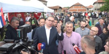 Vučić u Grljanu: “Uskoro u Zaječaru otvaranje fabrike namenske industrije” (VIDEO)