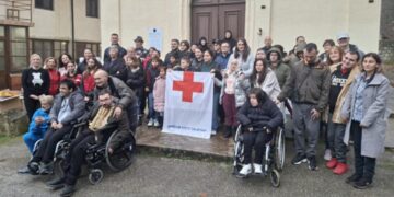 U manastiru Suvodol održana kreativna radionica oslikavanja šolja za humanitarnu aukciju