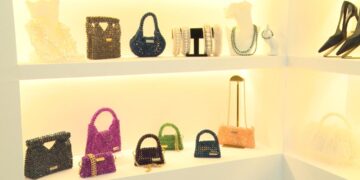 Prve torbe od kristalnih perli u Srbiji (VIDEO)