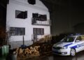 Jedno starije lice nastradalo u požaru u kući na Šljivarskom putu. Nezvanično, u objektu pružane usluge čuvanja starih bez dozvole za rad(VIDEO)