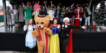 Deda Mraz je stigao u  ZOO vrt u Boru