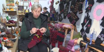 Dvopređne vunene čarape deo kulturne baštine knjaževačkog kraja (VIDEO)