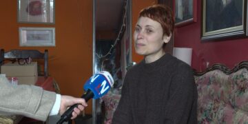 Profesorka likovnog iz Zaječara vodi tešku borbu – pomozimo Saneli da dobije terapiju (VIDEO)