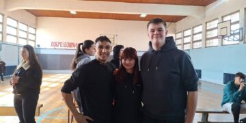 „Igraj za Đuriće“: Srednjoškolci u Zaječaru prikupljali pomoć za porodicu kojoj je izgorela kuća