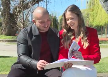 Romantičan trenutak na koncertu: Prosidba pred hiljadama ljudi oduševila Zaječar (VIDEO)