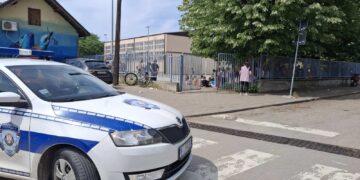 Dojave o bombama u školama