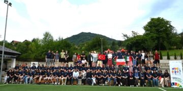“Dečiji centar” Zaječar sa predstavom “Kamenčići u džepu” u Srebrenici