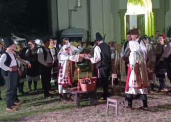 U Vražogrncu počela Smotra narodnih običaja „Vražogrnački točak“