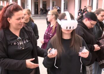 Srednjoškolci u Zaječaru istraživali svet savremenih tehnologija (VIDEO)