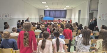 Predstavnici „Dečijeg centra“ odigrali predstavu „Neću da odrastem“ u Zaječaru