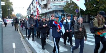 Studenti sa istoka pešice krenuli na predizborni miting liste “Studentska lista – Studenti pobeđuju” u Beogradu (VIDEO)